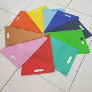 100pcs Tas Spunbond model Oval 25x35 / Goodie Bag / Tas Kain Polos