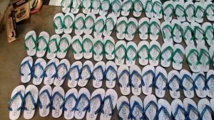 Sandal custom gambar ukir dilarang pinjam