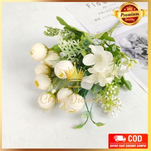 Ranumculus Vintage Cabang 5 Bunga Mawar Kuncup Kain artificial Imitasi untuk dekorasi Hiasan rumah kamar cafe dan wedding atau dekorasi pelaminan Import premium termurah artificial palsu kain