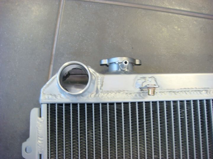 Aluminum Radiator for Toyota Hilux surf KZN130 1KZ-TE 1993 1994 1995 ...