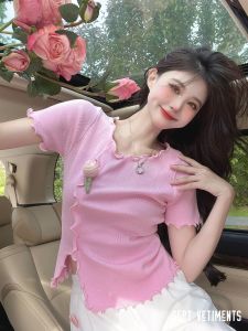 ST56047-3 เสื้อไหมพรมแขนสั้นขอบน่าระทึกใจผู้หญิง ผ้าไหมน้ำแข็ง เสื้อสวมหัวตกแต่งดอกไม้สามมิติสุดน่ารักสไตล์แฟชั่น