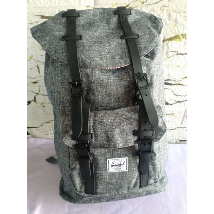 herschel backpack vietnam Classic padded shoulder straps for comfortable carrying Herschel Classic Backpack XL -