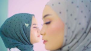 Jilbab hijab kerudung bergo kerudung krudung dewasa pashmina plisket motif terbaru terlaris terkini modern kekinian murah viral 2021 arrafi AR 551 rabbani elzatta zoya miulan mutif wanita cantik bahan baby doll ori premium cantik bayar di tempat CODgratis