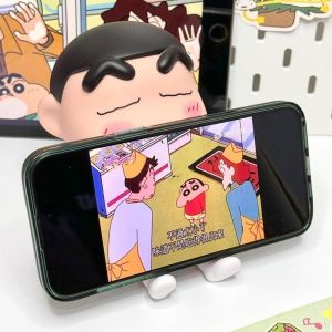 Giá đỡ điện thoại sáng tạo  Crayon Shin-Chan Hình búp bê PVC Giá đỡ điện thoại di động Giá đỡ điện thoại thông Phone holder【Chiosala12】