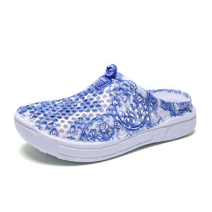 [Free Shipping] 2025 Summer New Womens Hollow-Out Clogs Breathable Non-Slip Closed-Toe Sandals Garden Pattern EVA Lightweight Sandals