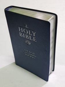 The Holy Bible: ESV Bible Compact  Vinyl Flex 6 x 4 x 0.75 Inches