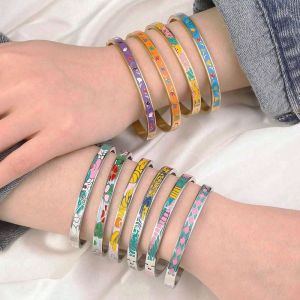 BELLEMODE สไตล์เก๋ๆ สร้อยข้อมือเคลือบจีน เหล็กไร้สนิม สีทอง กำไลข้อมือผู้หญิง ฮาวายฮาโลวีน กันน้ำกันน้ำได้ กำไลดอกไม้ชาติพันธุ์ ของขวัญสำหรับผู้หญิงเด็กผู้หญิง