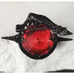 2025 Game Love and Deepspace Sylus Brooch Red Zircon Crow Badges Pin for Clothing Jewelry Cosplay Accessories Fans Valentines Day Gifts