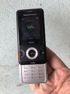 Sony Ericsson W205
