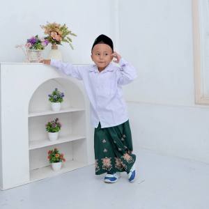 sarung instan anak usia thn motif simpel dengan karet sarwon anak