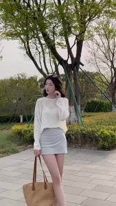 《501》 กระโปรงแยกสไตล์ใหม่สำหรับฤดูร้อน 2025 กระโปรงเอวสูงสำหรับใส่กลางแจ้ง ป้องกันแสงแดด กระโปรงโยคะสั้นสำหรับสาวสปอร์ต