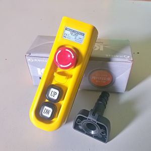 Tay bấm điều khiển cầu trục hộp điều khiển KG-H02EC 2 nút bấm + 1 nút dừng khẩn 2 cấp tốc độ