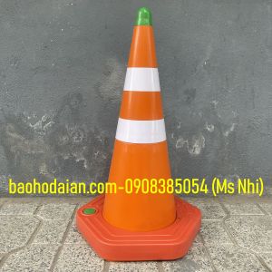 Cọc tiêu giao thông hình chóp phản quang siêu nhẹ cao 65cm