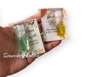 isi 100pcs SOUVENIR PERNIKAHAN PARFUM KEMAS CANTIK SUVENIR MURAH BERMANFAAT