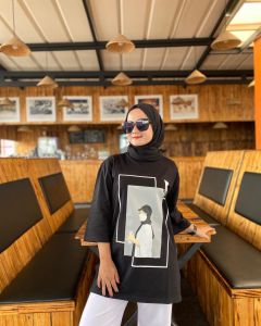 Atasan Oversize Belah Samping Kaos Atasan Wanita Arzheina