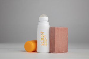 S C I O N ROLL ON N U S K I N / Whitening Roll On N u S k i n