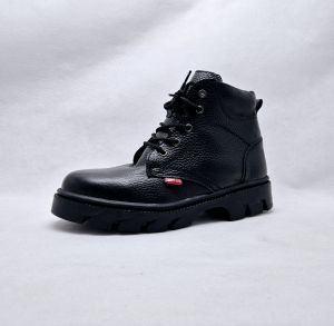 Sepatu Safety BOYGIE Kulit Asli B035 Model Tali Semi Boot di atas mata kaki untuk Kerja Proyek - Dengan Pelindung Besi - Tahan Panas dan Minyak