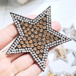 Hình đính đá may  lên áo trang trí