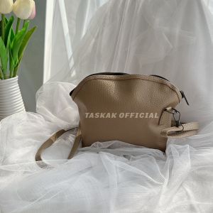 NEW - Tas Slingbag Wanita Premium Bahan Hight Quality - Tas Wanita Selempang Viral Jahitan Rapih Cocok Di segala Acara / Bisa COD