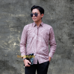 Galeri Batik Ardev - Nagendra Kemeja Batik Pria Slim Fit Lengan Panjang Atasan Batik Warna Mauve