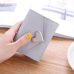 Ví nữ cầm tay gập 3 với nhiều ngăn tiện dụng khóa cài hình trái tim siêu xinh và độc đáo chất liệu da bền đẹp G0064