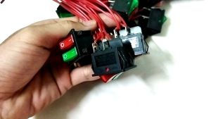 công tắt On/Off lắp đặt cho bình phun thuốc trừ sâu loại 2 motor.