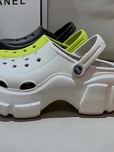 [Free Shipping] 2025 new summer and autumn thick-soled clogs for women closed-toe outdoor cartoon beach platform sandals for women