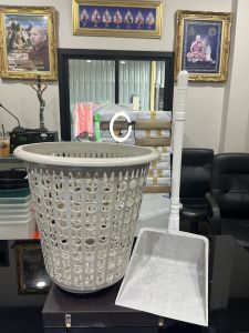 ตะกร้าผ้า No.10 สีเทา ที่โกยขยะ ที่ตักผง ตะกร้าอเนกประสงค์ ทนทาน พร้อมส่ง