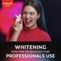 Colgate Optic White O2 Teeth Whitening Kit + Pen Refill. 