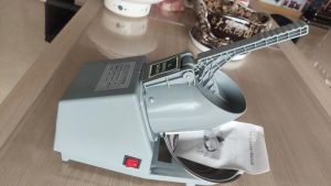 500W Electric Ice Crusher Heavy Duty Double Blade Ice Crusher Machine Stainless Steel Automatic Ice Shaver for Halo Halo