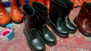 sepatu safety boots Kings proyek kulit sapi ujung besi