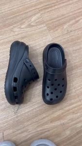 [Free Shipping] Cross Clogs EVA Odor-Resistant Womens Height-Increasing Shoes Womens Outdoor Wear Thick-Soled Classic Puffy Style New Design.