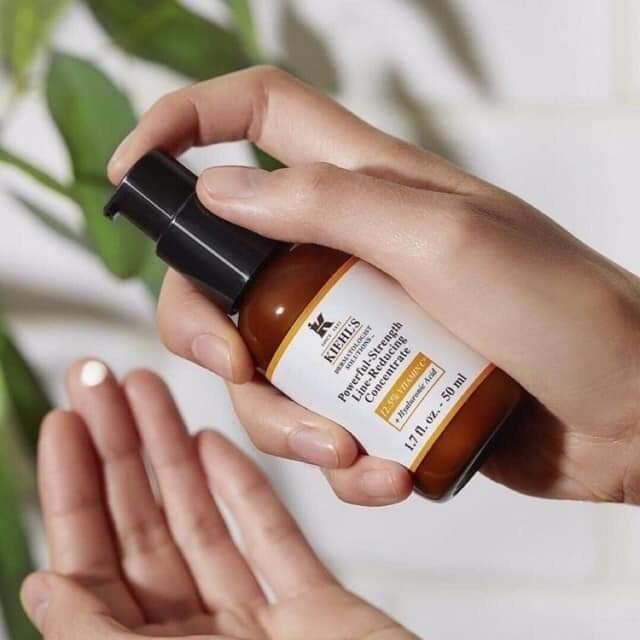 Serum%20Vitamin%20C%20gi%C3%BAp%20da%20ch%E1%BB%91ng%20l%C3%A3o%20h%C3%B3a%20&%20gi%E1%BA%A3m%20n%E1%BA%BFp%20nh%C4%83n%20r%C3%B5%20r%E1%BB%87t%20Kiehl's%20Powerful%20Strength%20Line%20Reducing%20Concentrate%20c%E1%BB%A7a%20M%E1%BB%B9%20chai%2050ml,%20chai%2075ml%20v%C3%A0%20100ml%20-%20Image%203