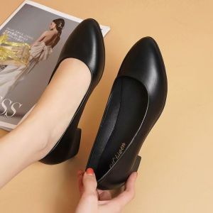 Free Shipping Mom Shoes Single Shoes Soft Leather Soft Sole Suitable For Spring And Autumn Flat-Soled Durable WomenS Shoes Comfortable Leather Shoes WomenS Work Shoes