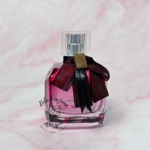 Vỏ rỗng Chai chiết nước hoa 30ml kiểu Mon Paris thủy tinh dày đính kèm nơ vải vòi xịt phun sương.