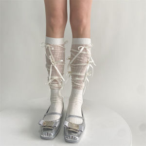 One shoes ถุงเท้าผู้หญิง ถุงเท้ามีโบว์ริบบิ้น ถุงเท้าระบายอากาศสูงถึงเข่าสำหรับผู้หญิง ฤดูใบไม้ผลิและฤดูร้อนสไตล์วิทยาลัยหวาน