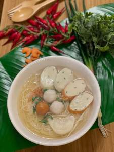 โมเดลก๋วยเตี๋ยวลูกชิ้นปลา (โชว์แล้วขายดี สวยงามเหมือนจริง)