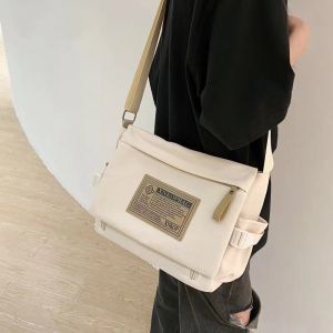 กระเป๋าผ้าแคนวาส สะพายข้าง เรียบ สวย สไตล์มินิมอล