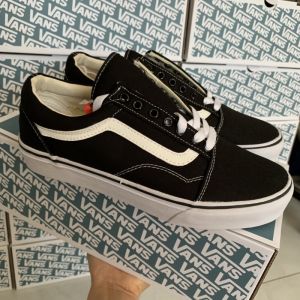 Giày 𝐕𝐚𝐧𝐬 𝐎𝐥𝐝 𝐒𝐤𝐨𝐨𝐥 - Giày Sneaker 𝐕𝐚𝐧𝐬 Đen kẻ trắng