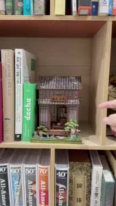 CUTEBEE Book Nook DIY Building Kit with-Cut Precision Pieces 3D Wooden Puzzle Collectible Desk Home Decor for Gift Idea
