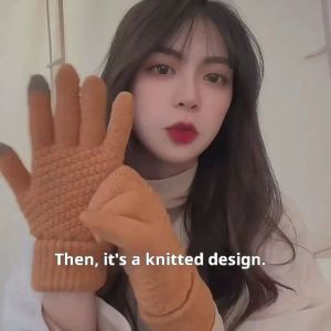 ถุงมือสัมผัสหน้าจอถักสำหรับผู้หญิงฤดูหนาวบุด้วยขนแกะอบอุ่นและออกแบบมาให้กันลื่น