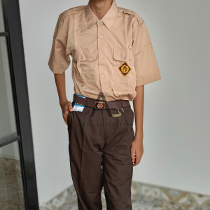 Pramuka Cowo Kantong dua Atas Baju Pramuka Lengan Pendek Kain Licin Atasan Pramuka LENGKAP Seragam sekolah AMRYCOLLECTION