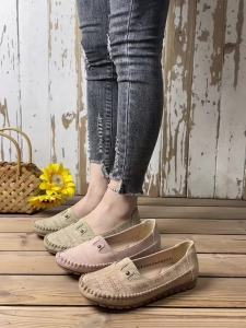 Goreyodoly women’s loafers feature a delicate floral pattern design and are embellished with patchwork fabric. They are comfortable to wear breathable lightweight and perfect for casual wear. They are soft comfortable and non-slip.