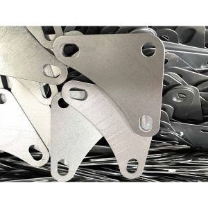 Ke góc kệ 50 cái ->pas góc kệ sắt v lỗ đa năng Kệ sắt V lỗ Sắt V lỗ