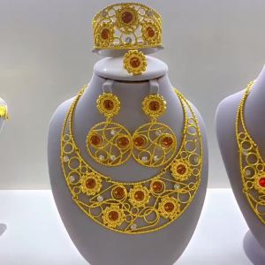 New gold-plated colored gemstone jewelry four-piece set for brides in Dubai: necklace bracelet earrings and ring jewelryset