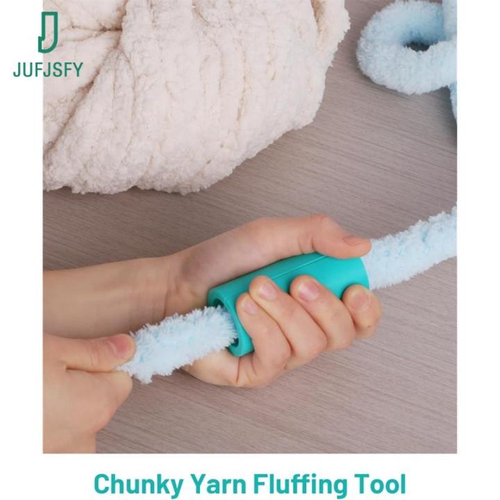 Chunky%20Yarn%20Fluffer%20Tool%20-%20Professional%20Yarn%20Fluffing%20&amp;%20Reviving%20Accessory%20for%20Bulky,%20Jumbo%20and%20Chenille%20Yarn%20-%20Image%206