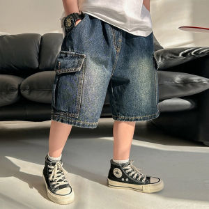 COD ชุดเอี๊ยมยีนส์สำหรับเด็กผู้ชาย 2025 ฤดูร้อนใหม่กางเกงห้าจุดสำหรับเด็กฤดูร้อนกางเกงขาสั้นผ้ายีนส์ลำลองสำหรับเด็กขนาดกลางและขนาดใหญ่อินเทรนด์HGFDSHGFS