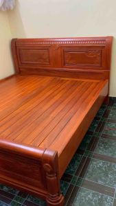 Giường chữ x gỗ gõ đỏ