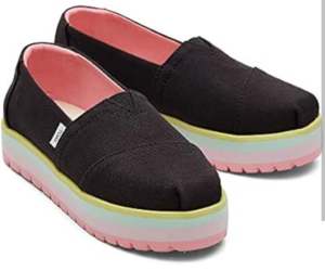 TOMS BLACK SHOE SIZE 13 1/2