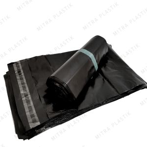 Plastik Polymailer 20x30 cm isi 100 pcs Packing Online Shop Hitam Silver Pink Kuning Ungu Biru Kantong Lem Seal Amplop 20 x 30